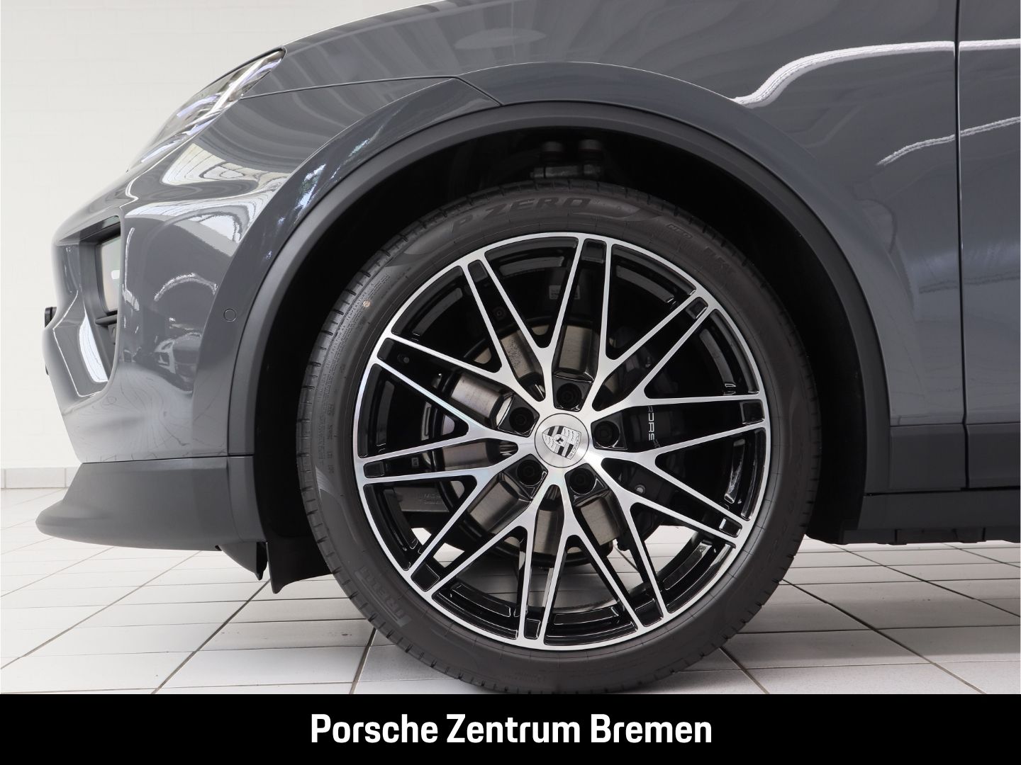 Porsche Macan Electric 4 Bose Matrix LED Panorama 22 Zol