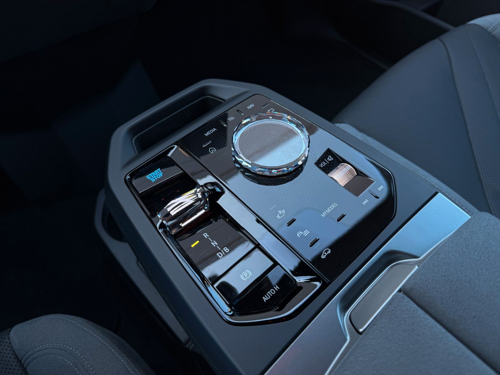 BMW iX 60 xDrive M Sport*Integral*2-Achs*Pano*B&W*