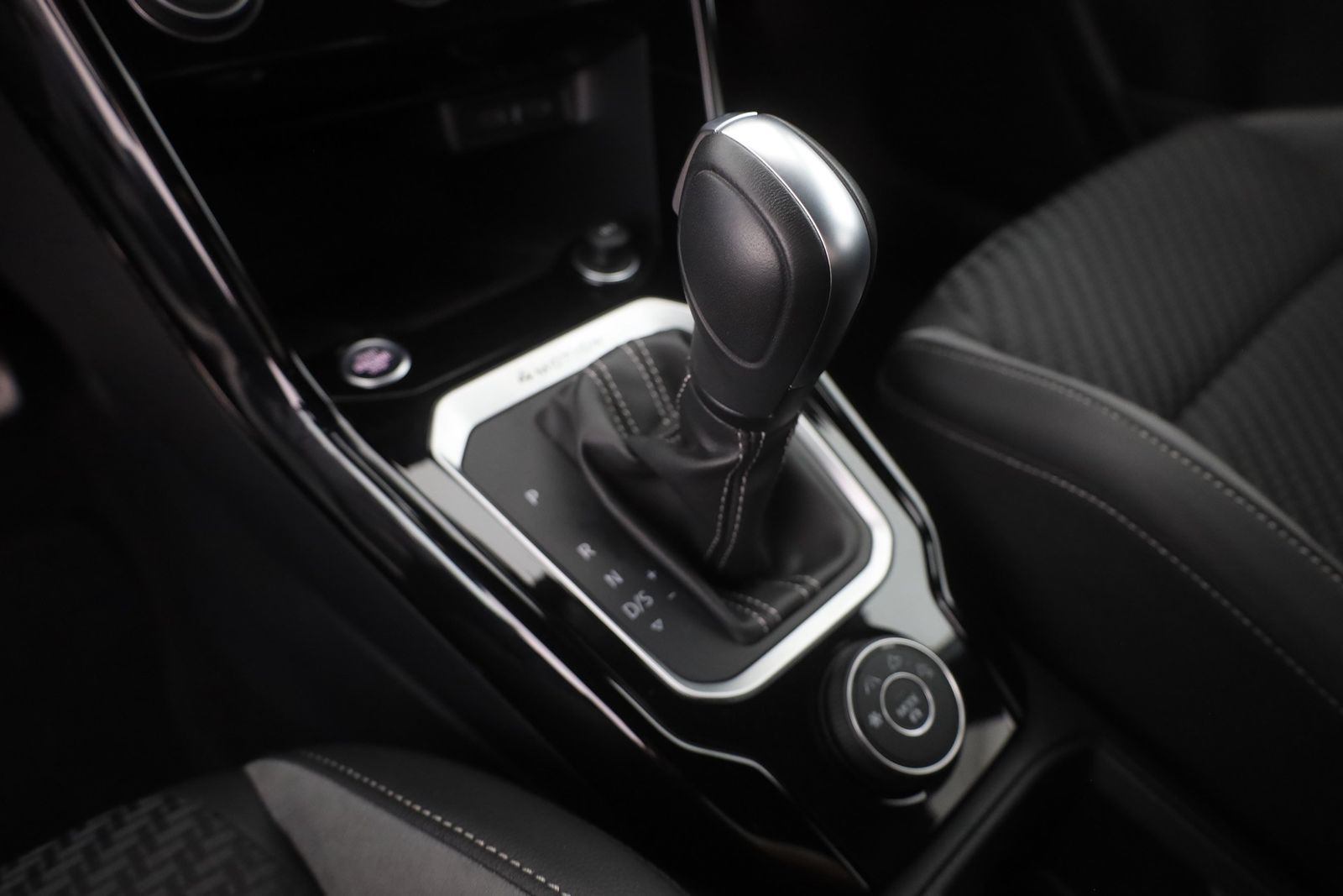Volkswagen T-Roc 2.0 TSI R 4Motion - Samsaru's Car Outlet
