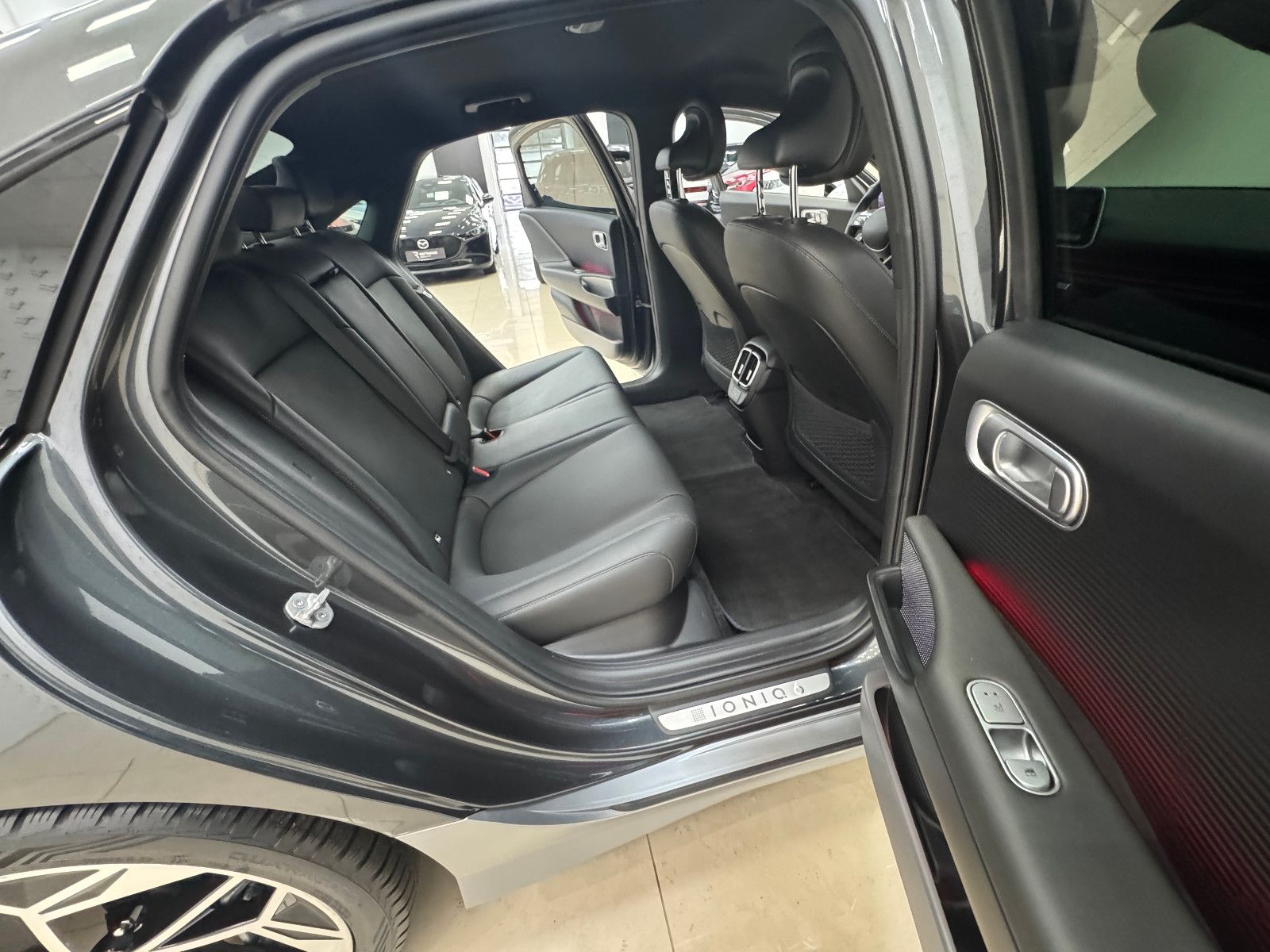 Hyundai IONIQ 6 77,4kWh 325ps 4WD Uniq 360°K/BOSE/DIGI