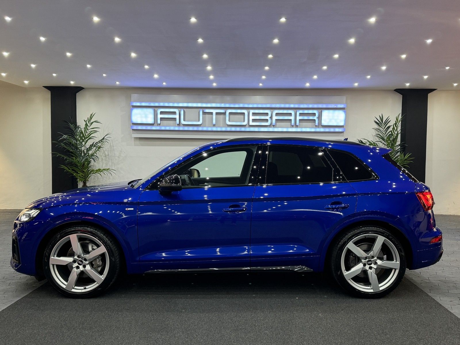 Audi Q5 40 TDI quattro S line - Samsaru's Car Outlet