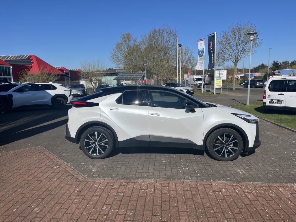 Toyota C-HR 1.8 Hybrid - Samsaru's Car Outlet