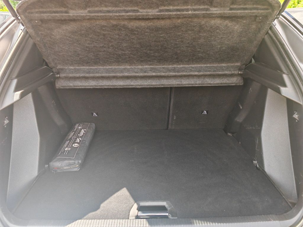 Peugeot 2008 PureTech 130 ALLURE - Samsaru's Car Outlet