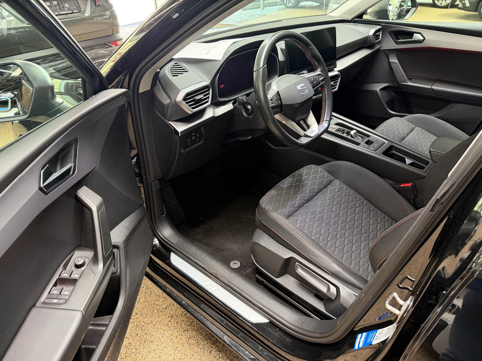 Seat Leon Sportstourer 1.4 e-Hybrid DSG FR      AHK