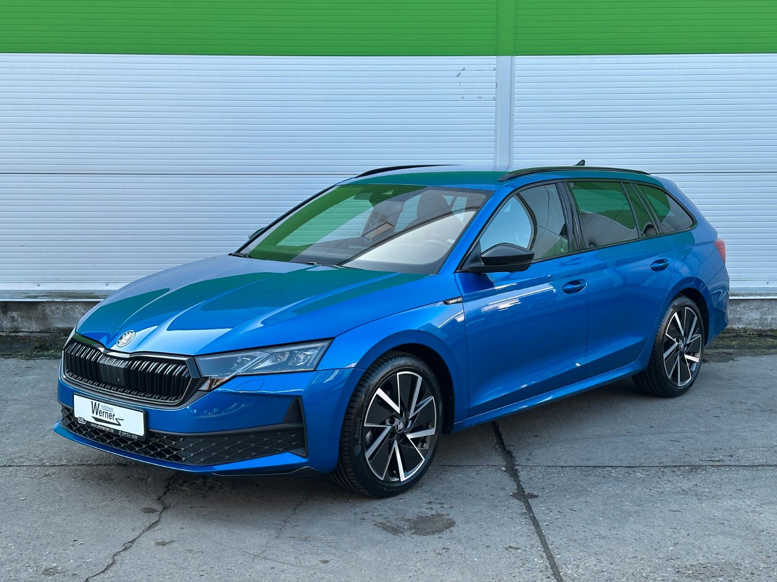Skoda 204PS 4x4 DSG Sportline NAVI KAMERA eHK LM18"AHK