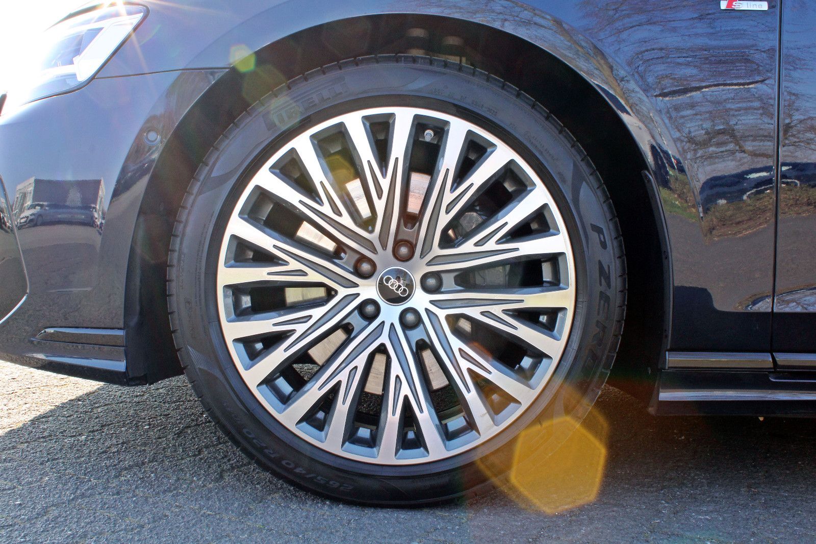 Audi A8 Lang 55TFSI S LINE BLACK - Samsaru's Car Outlet