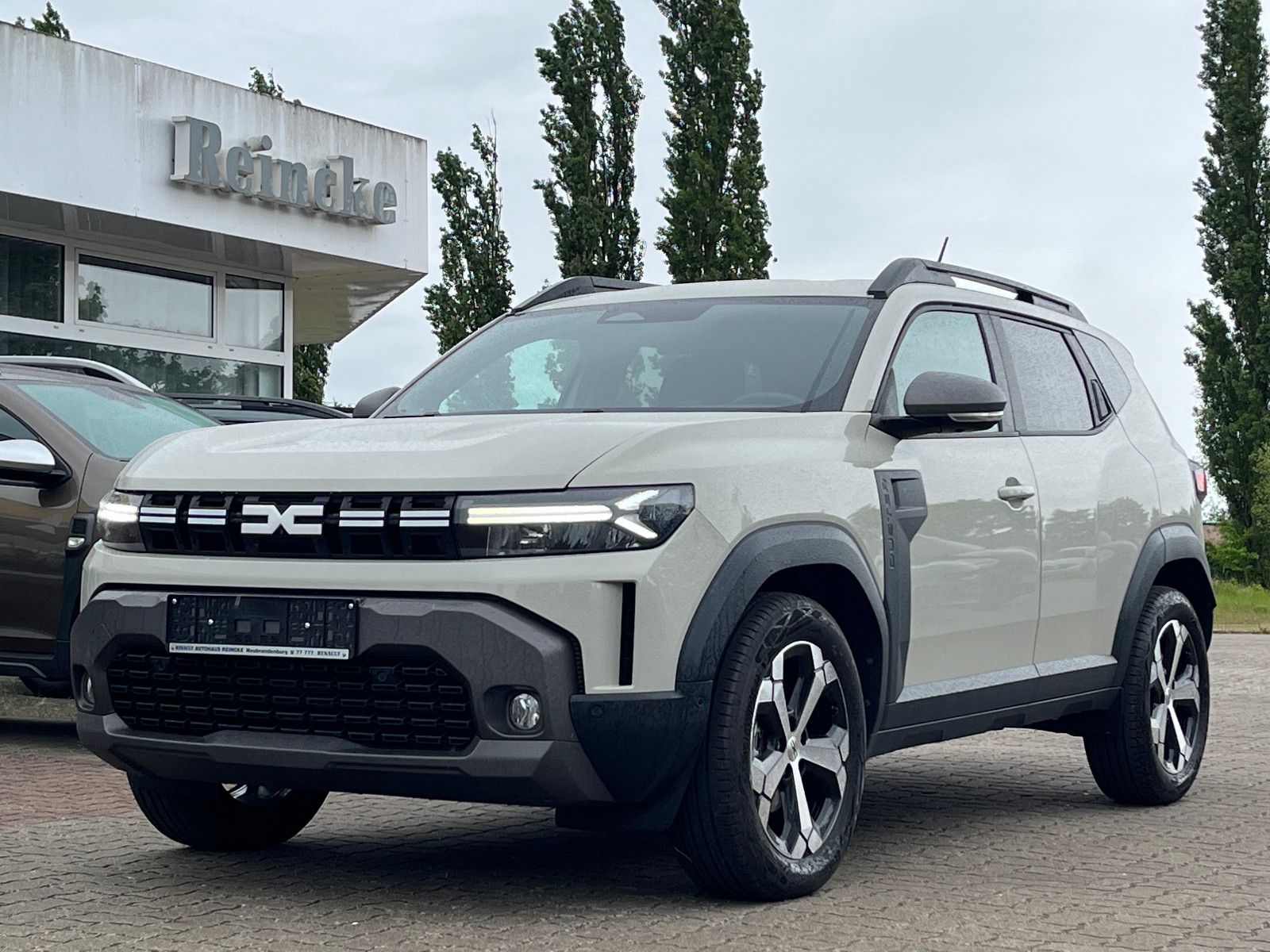 Dacia Duster 140 Mild Hybrid Automatik - Samsaru's Car Outlet