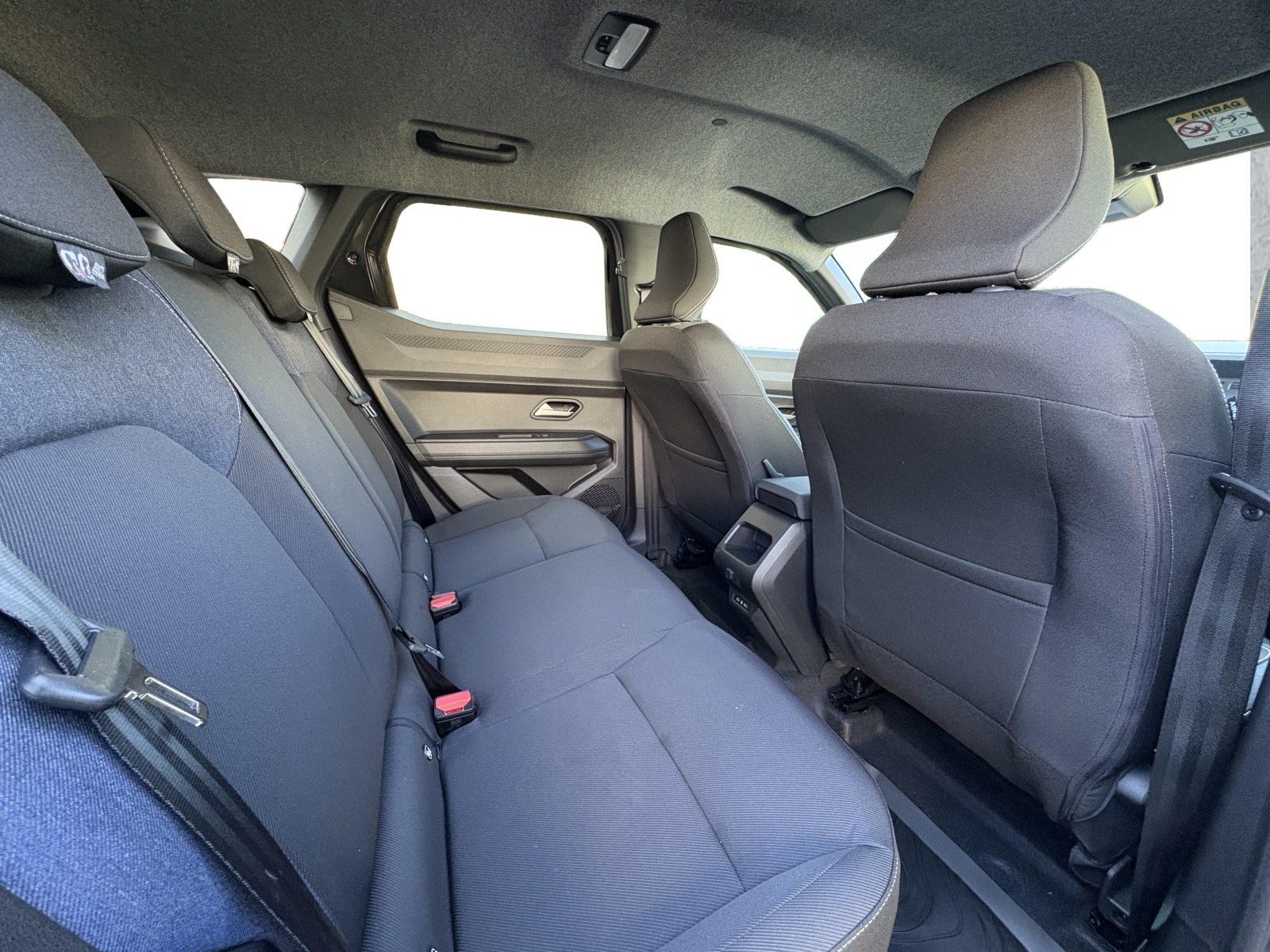 Dacia Duster JOURNEY Hybrid 140 - Samsaru's Car Outlet