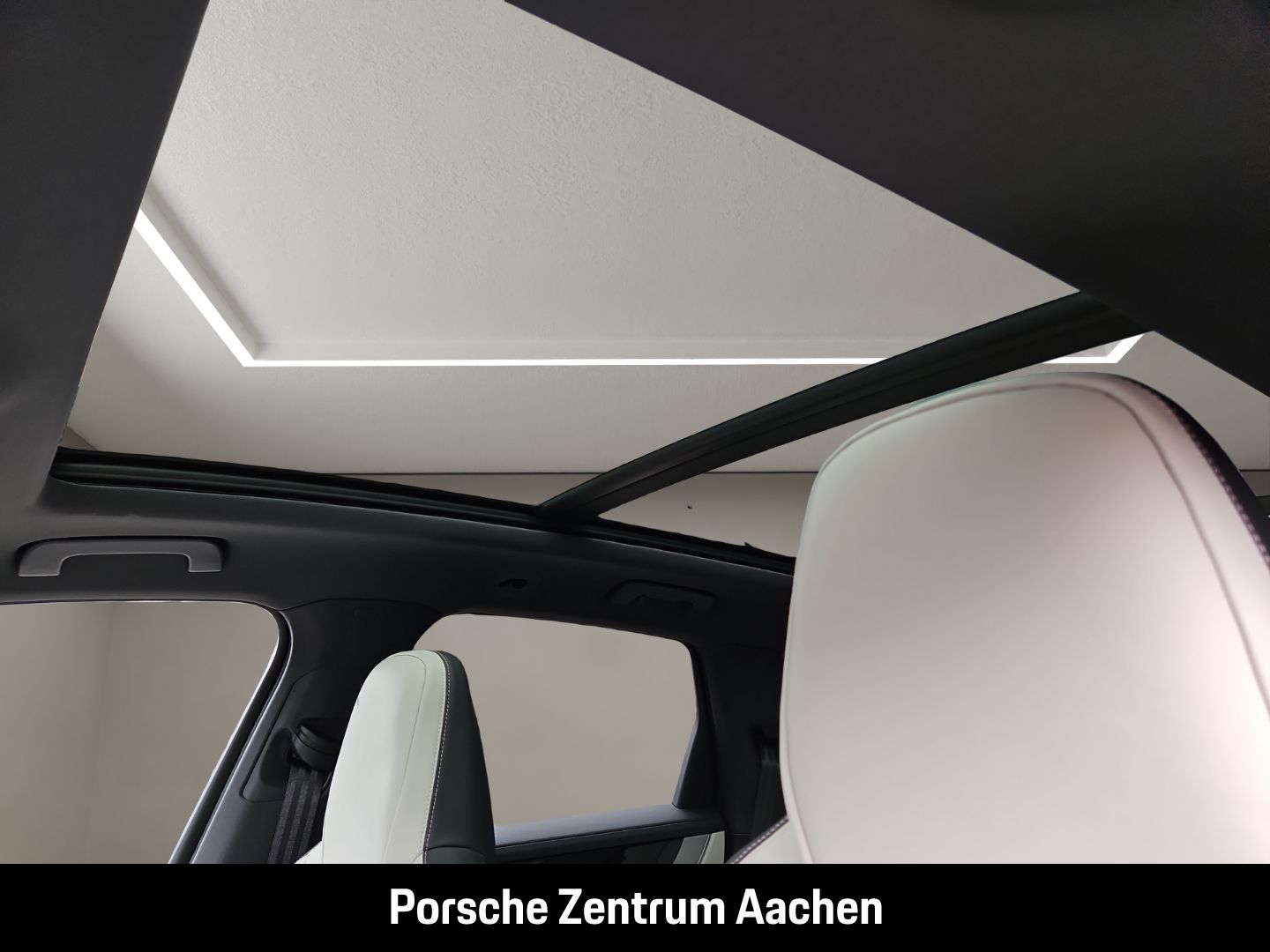 Porsche Cayenne E-Hybrid BOSE Panoramadach Luftfederung