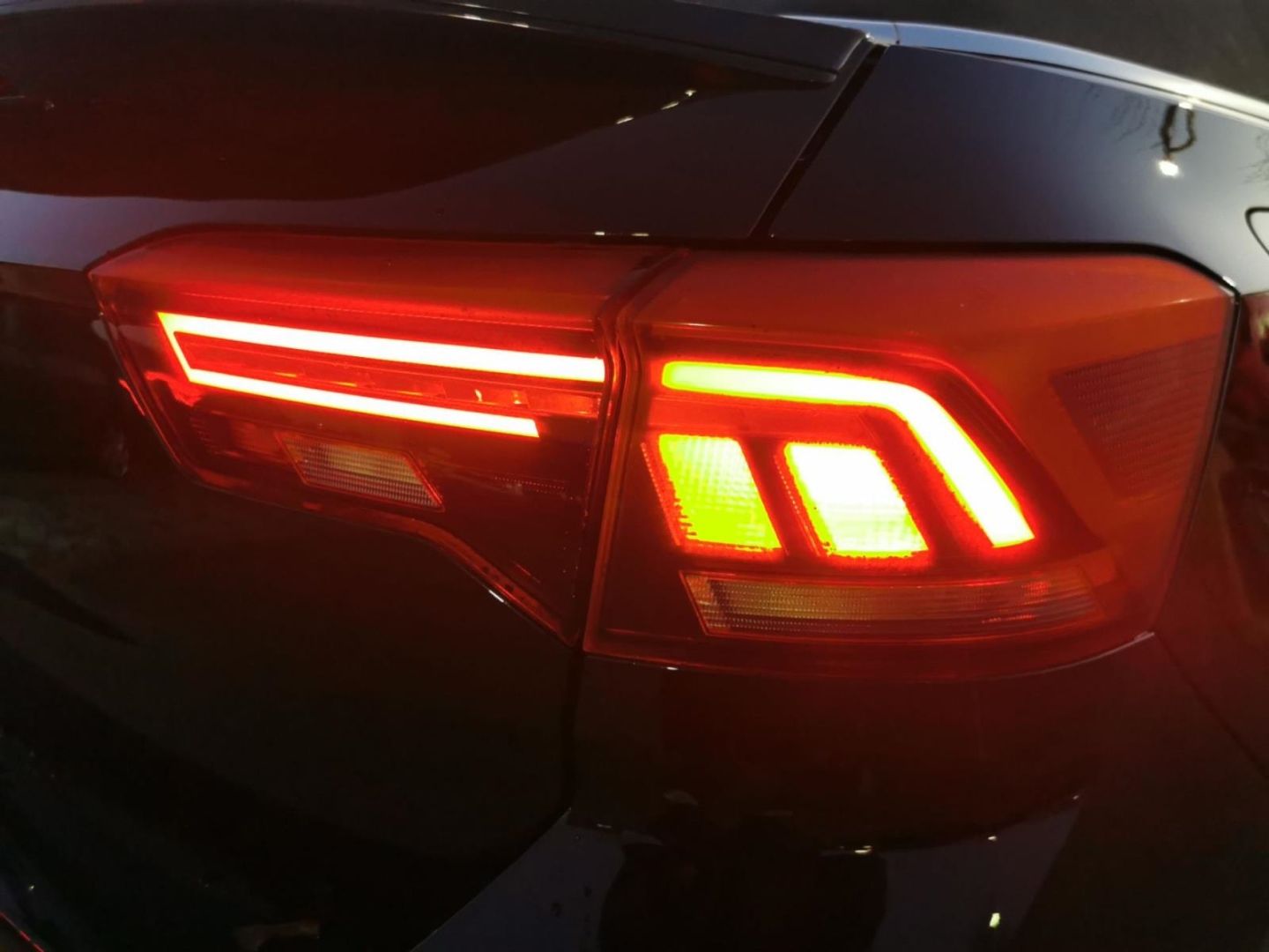 Volkswagen T-Roc R-Line - Samsaru's Car Outlet