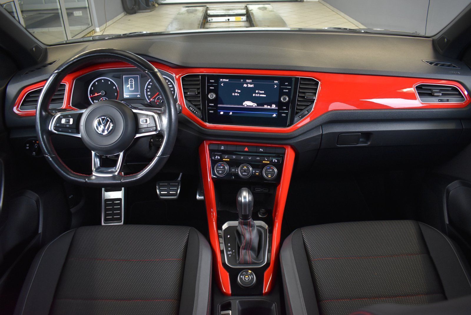 Volkswagen T-Roc 2.0 TSI Sport 4Motion - Samsaru's Car Outlet
