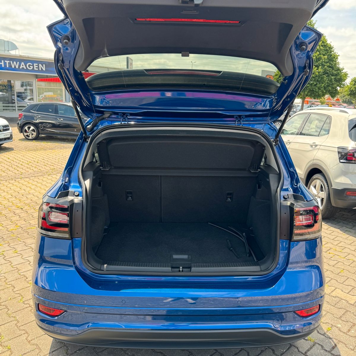 Volkswagen T-Cross Style - Samsaru's Car Outlet