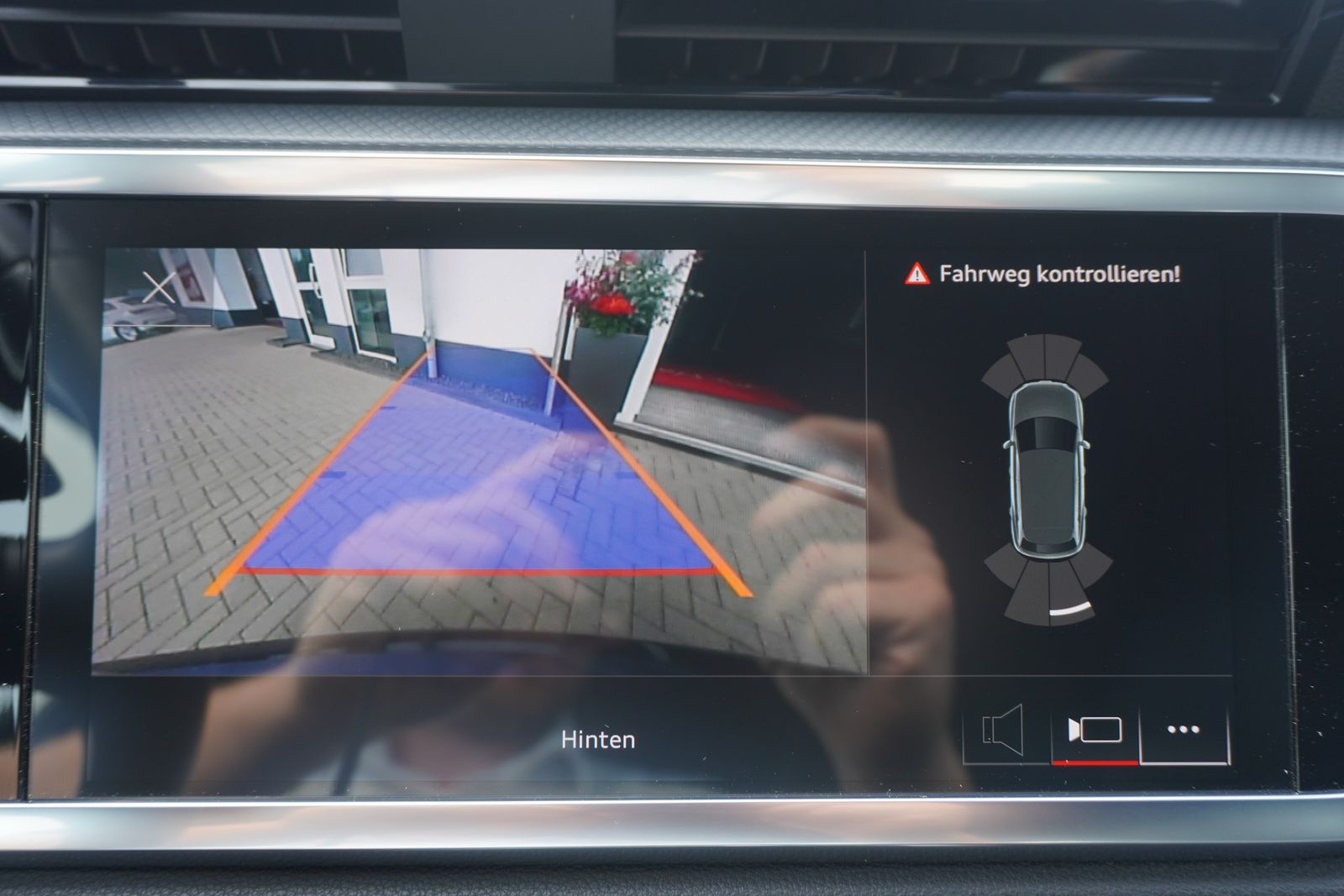 Audi Q3 35 TDI quattro advanced - Samsaru's Car Outlet