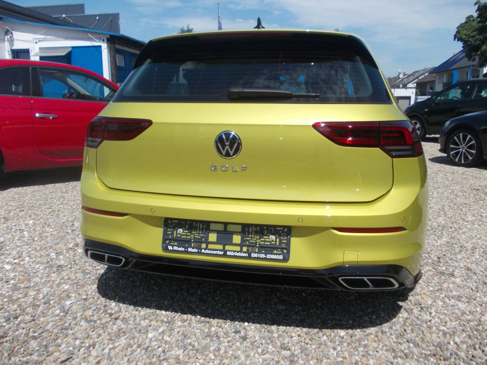 Volkswagen Golf VIII R-Line - Samsaru's Car Outlet