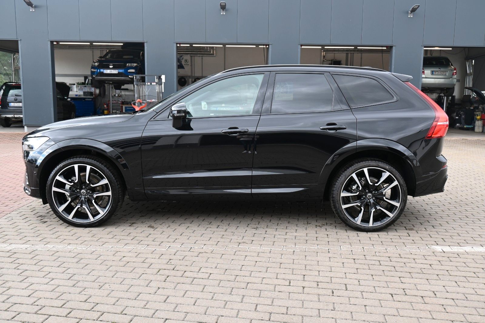 Volvo XC60 B4 D AWD Ultimate Dark*STDHZG*360°*LUFT*ACC
