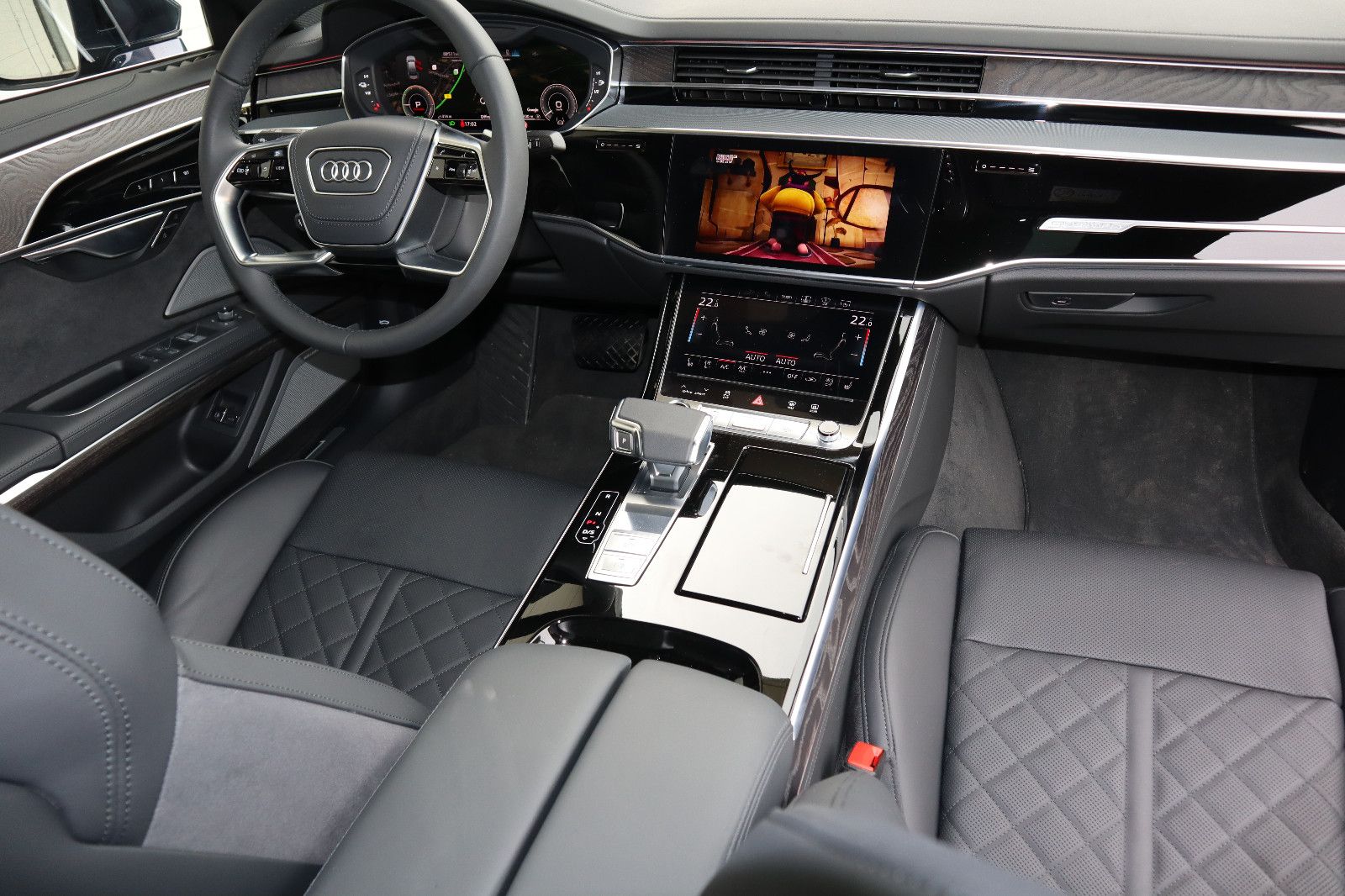 Audi A8L 60 TFSIe lang S-LINE - Samsaru's Car Outlet