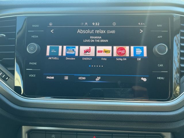 Volkswagen T-Roc 1.0 TSI Style - Samsaru's Car Outlet