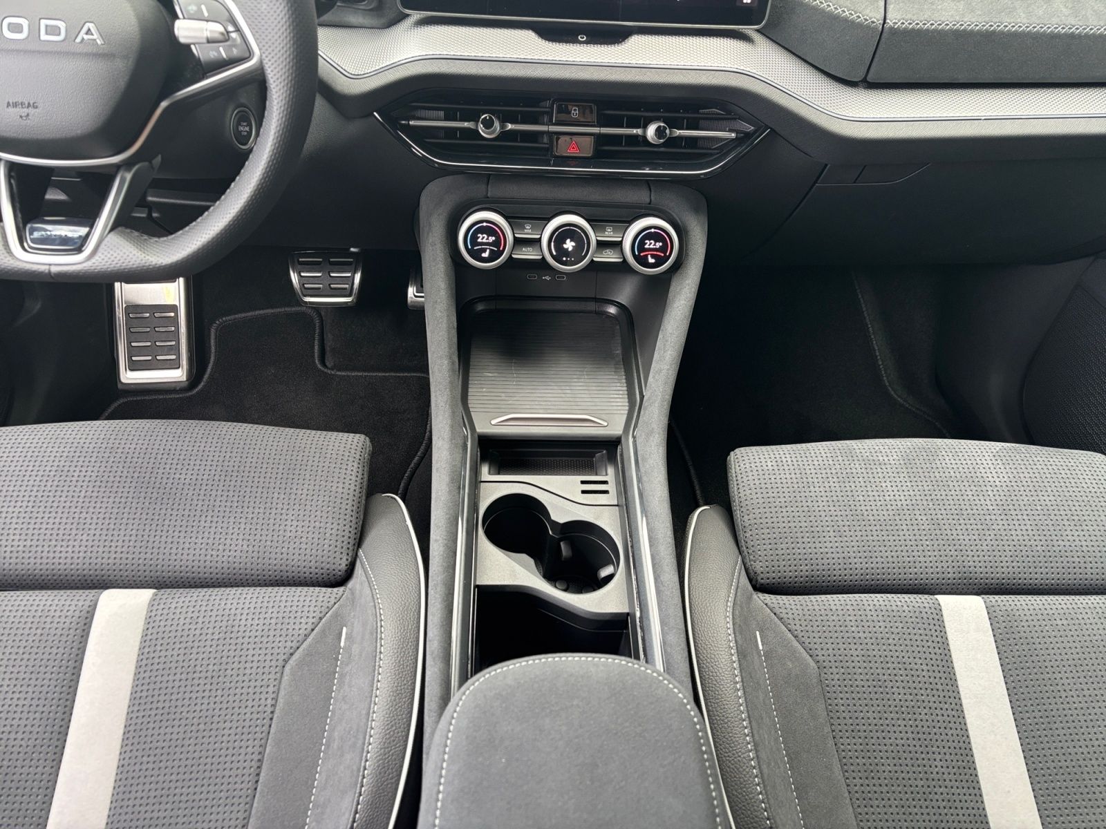 Skoda KODIAQ IV SPORTLINE 1,5TSI DSG NAVI LED AHK