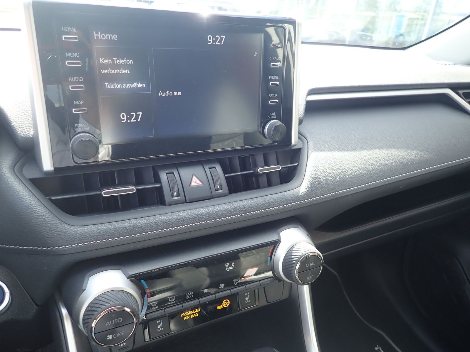Toyota RAV 4 Hybrid - Samsaru's Car Outlet
