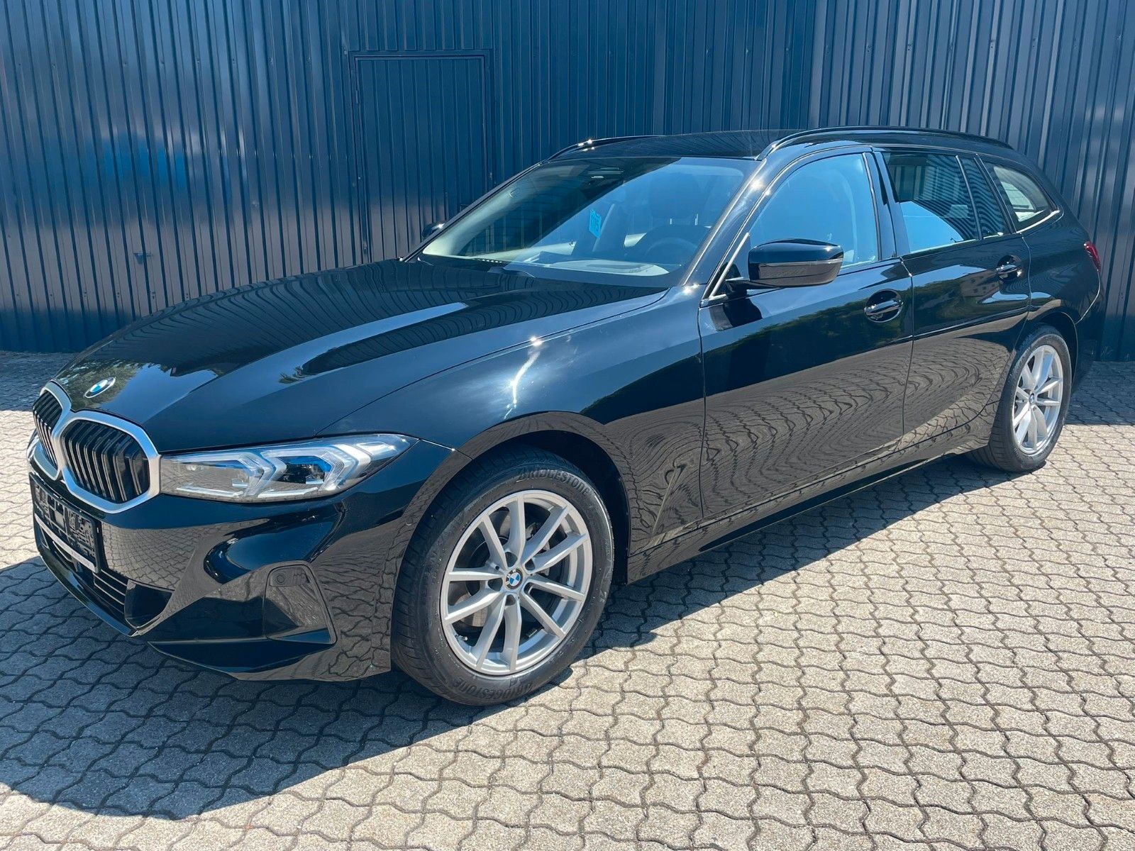 BMW 320d xDrive Aut. Touring - Samsaru's Car Outlet