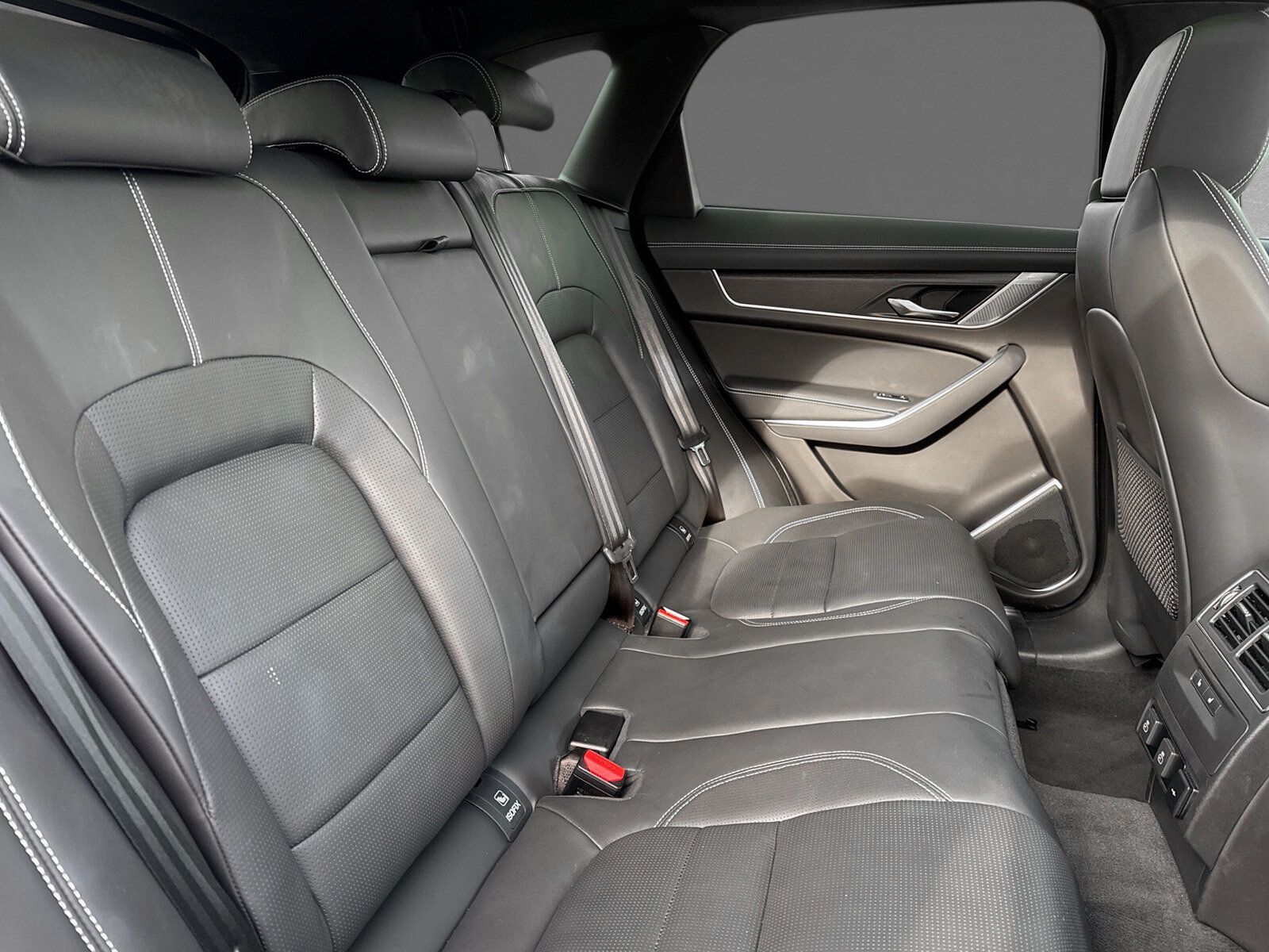 Jaguar F-PACE D300 R-Dyn. SE AHK HUD Dachrel. Winter-Pa