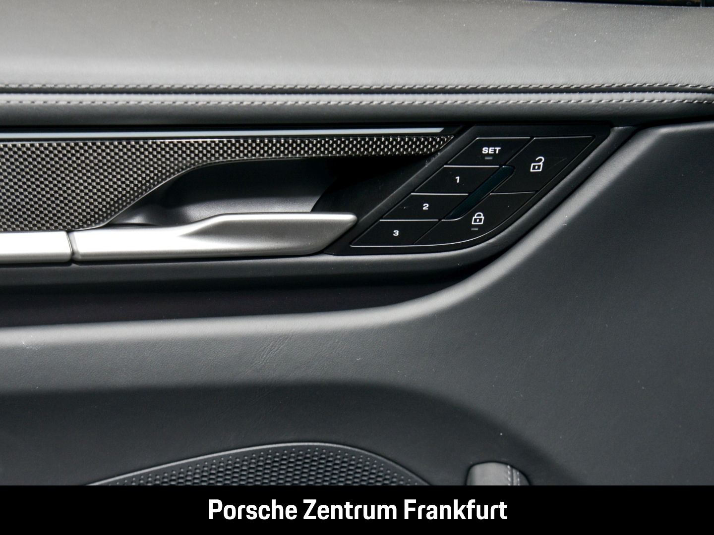 Porsche Macan 4S BOSE Panoramadach Rückfahrkamera LED