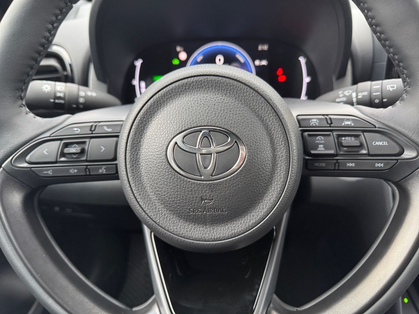 Toyota Yaris Cross Hybrid 130 1.5 Black&White *CAM*ACC*