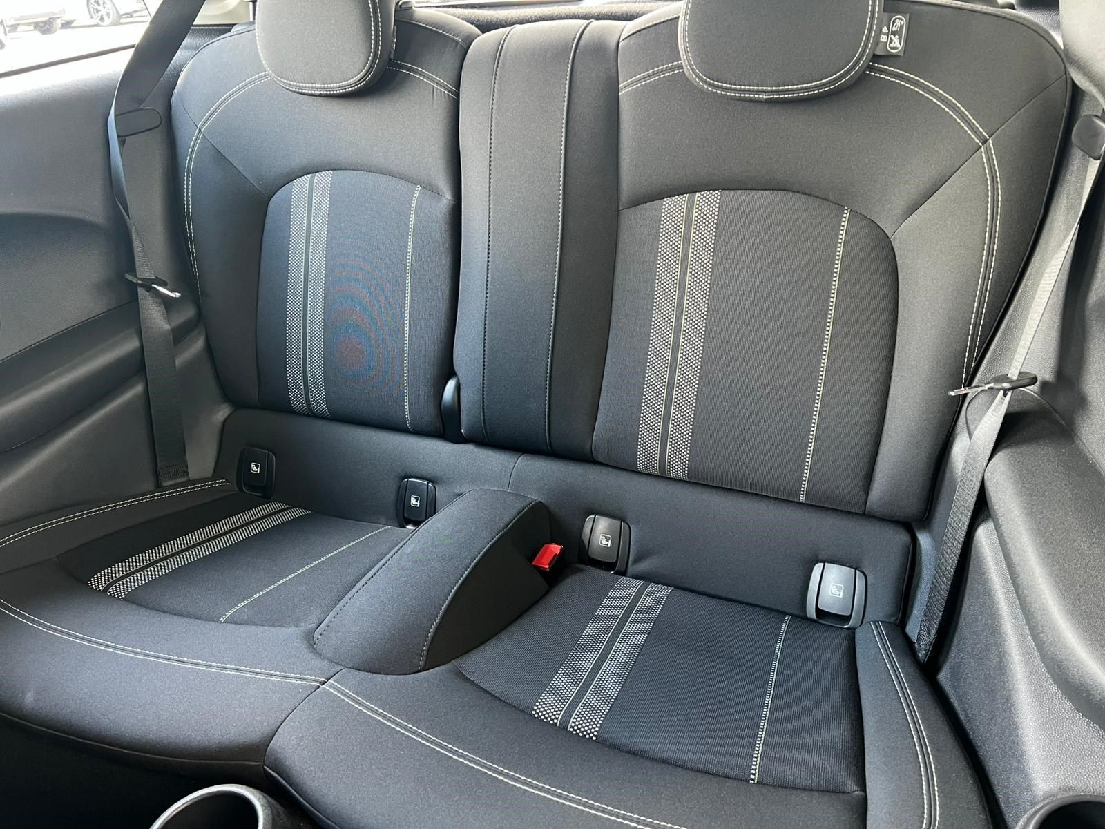 MINI Cooper SE Essential - Samsaru's Car Outlet
