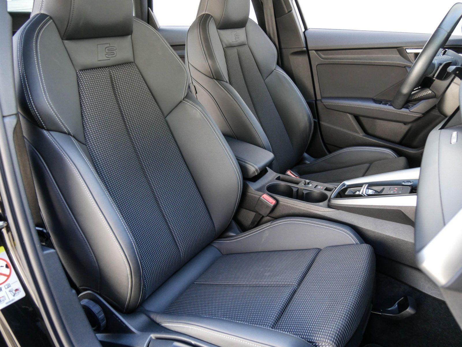 Audi A3 Limousine 30 TDI S tronic S-Line - Samsaru's Car Outlet