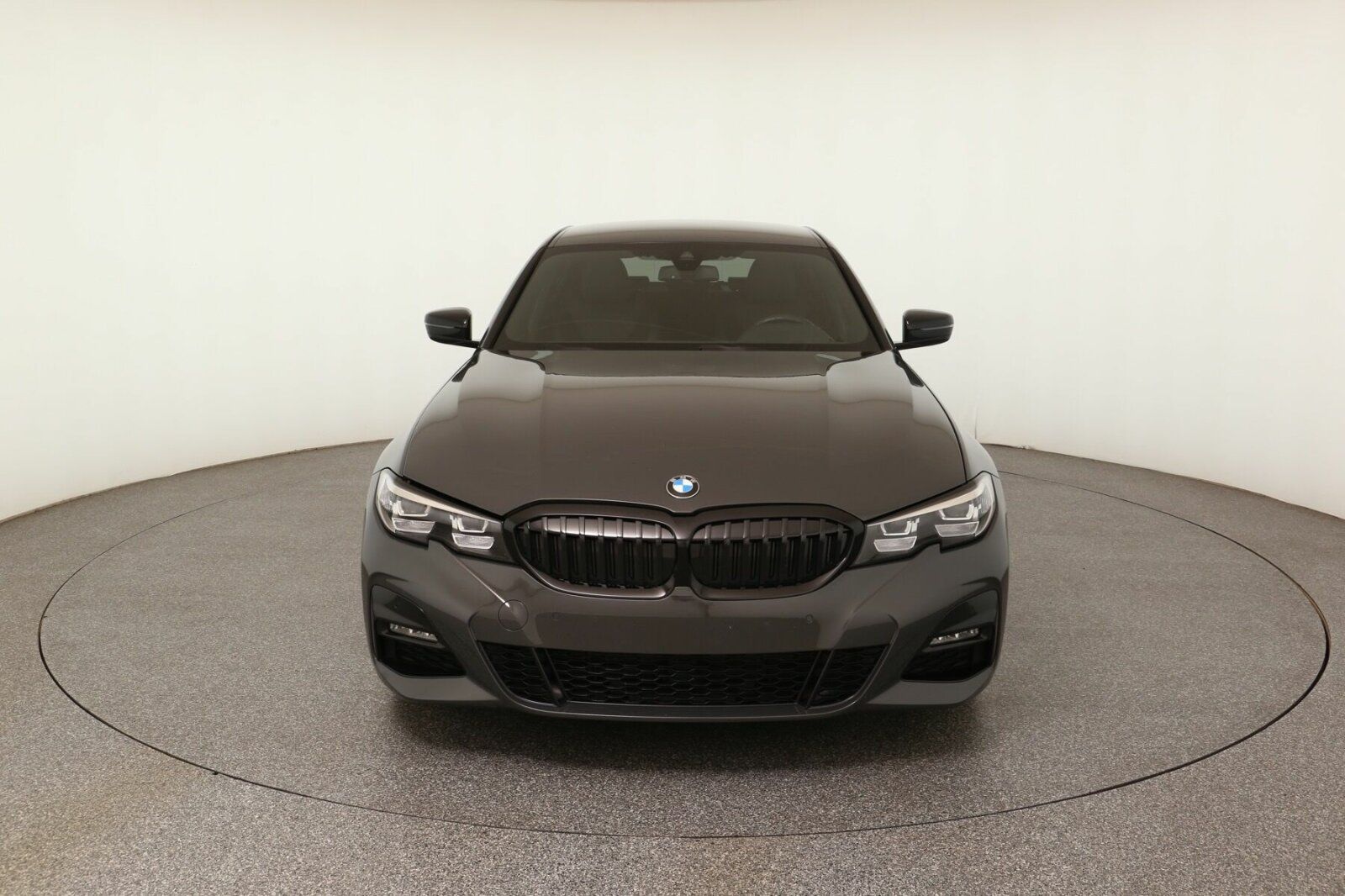 BMW 320i M Sport - Samsaru's Car Outlet