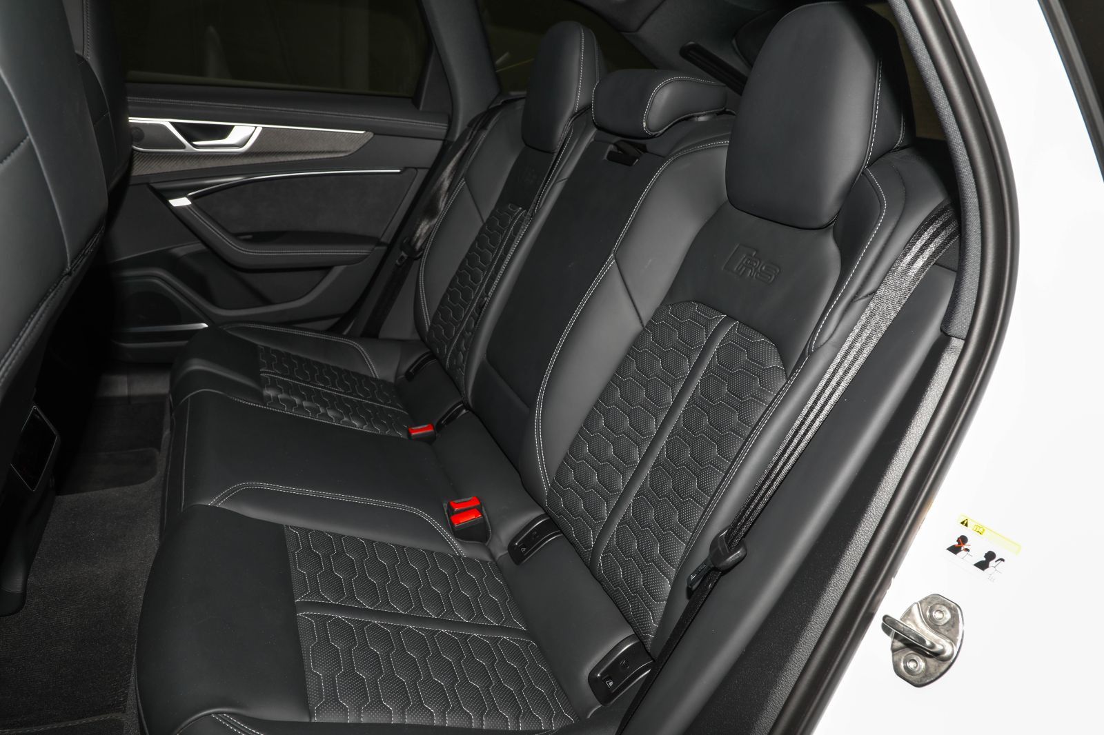 Audi RS 6 Avant AHK Matrix HUD Keramik Pano 305km/h