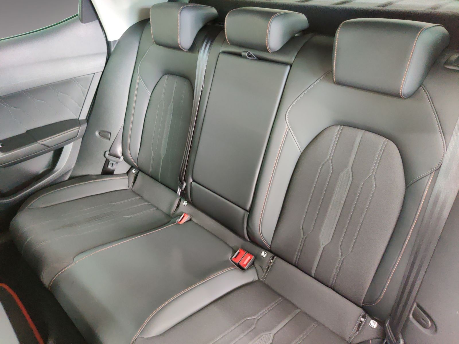 Cupra Formentor 1.4 e-HYBRID AHK/LED/ACC/Navi/Sitzhzg