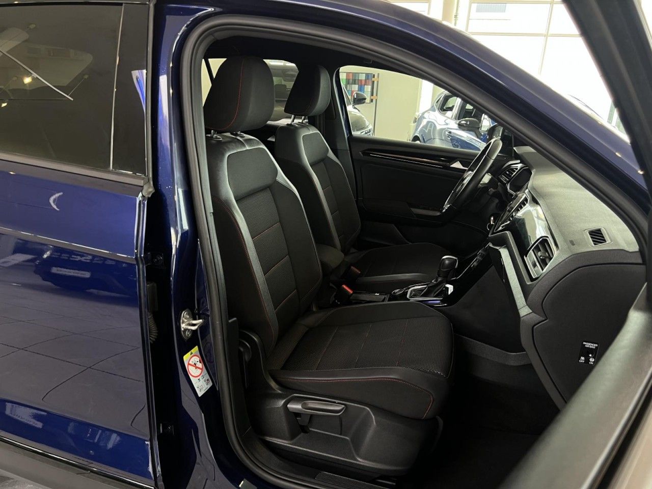 Volkswagen T-Roc Sport 4Motion 2.0 TSI DSG - Samsaru's Car Outlet