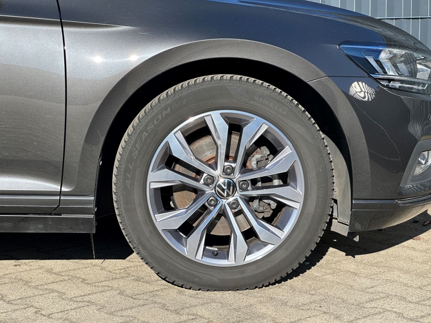 Volkswagen Passat Variant Business 2.0 TSI DSG - Samsaru's Car Outlet