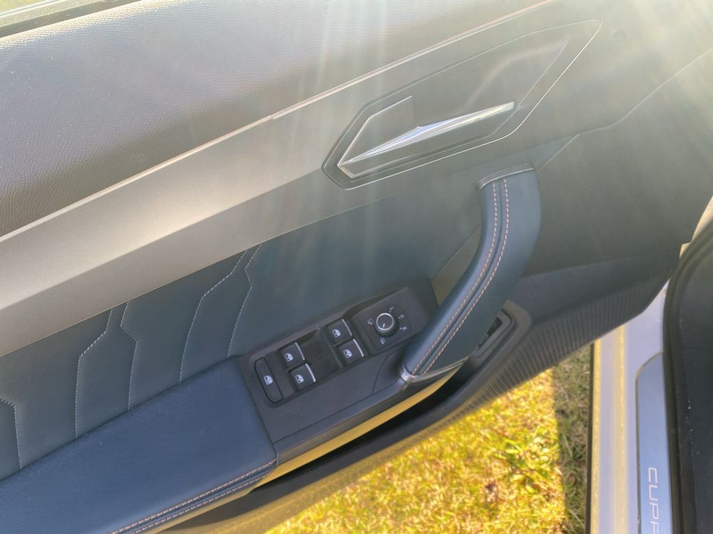 Cupra Formentor VZ 1.4 e-Hybrid DSG - Samsaru's Car Outlet