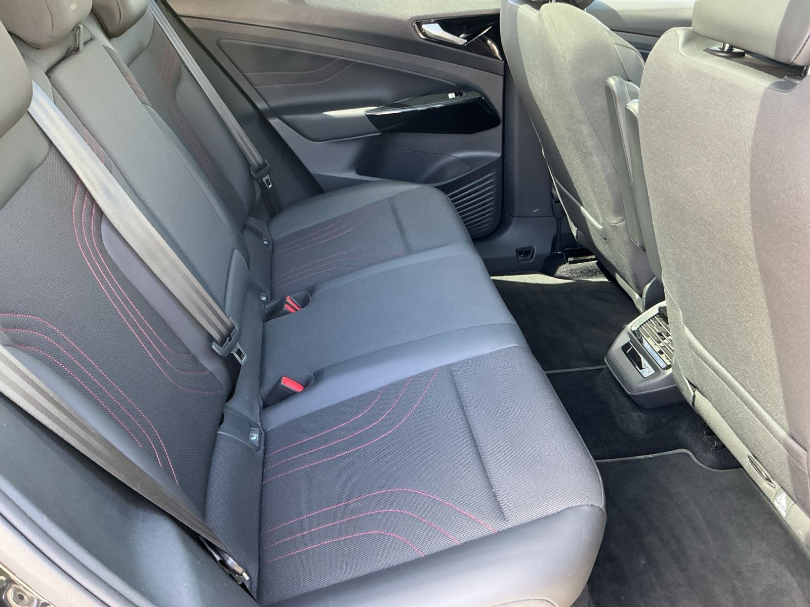 Volkswagen ID.4 GTX 220kw (82kwh) MATRIX+AHK+PANO+HuD+WäPu