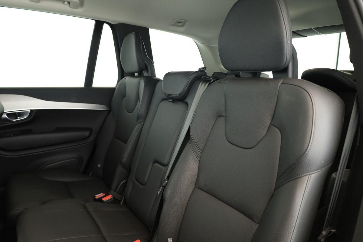Volvo XC90 B5 AWD Core 7S LED Navi SHZ ACC Kam 20" AHK