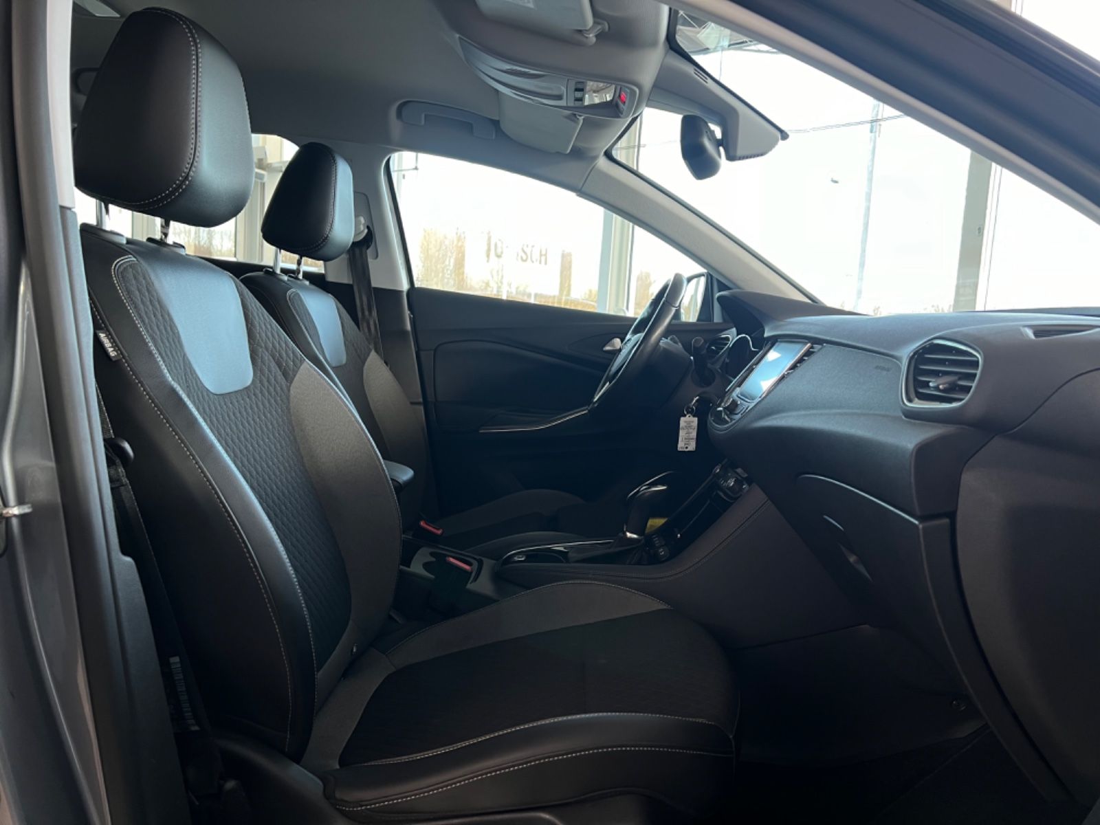 Opel Grandland Design Line - Samsaru's Car Outlet