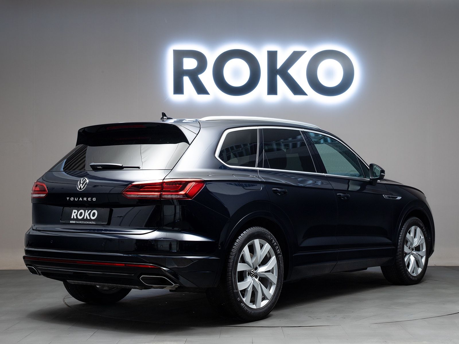 Volkswagen Touareg R-Line - Samsaru's Car Outlet