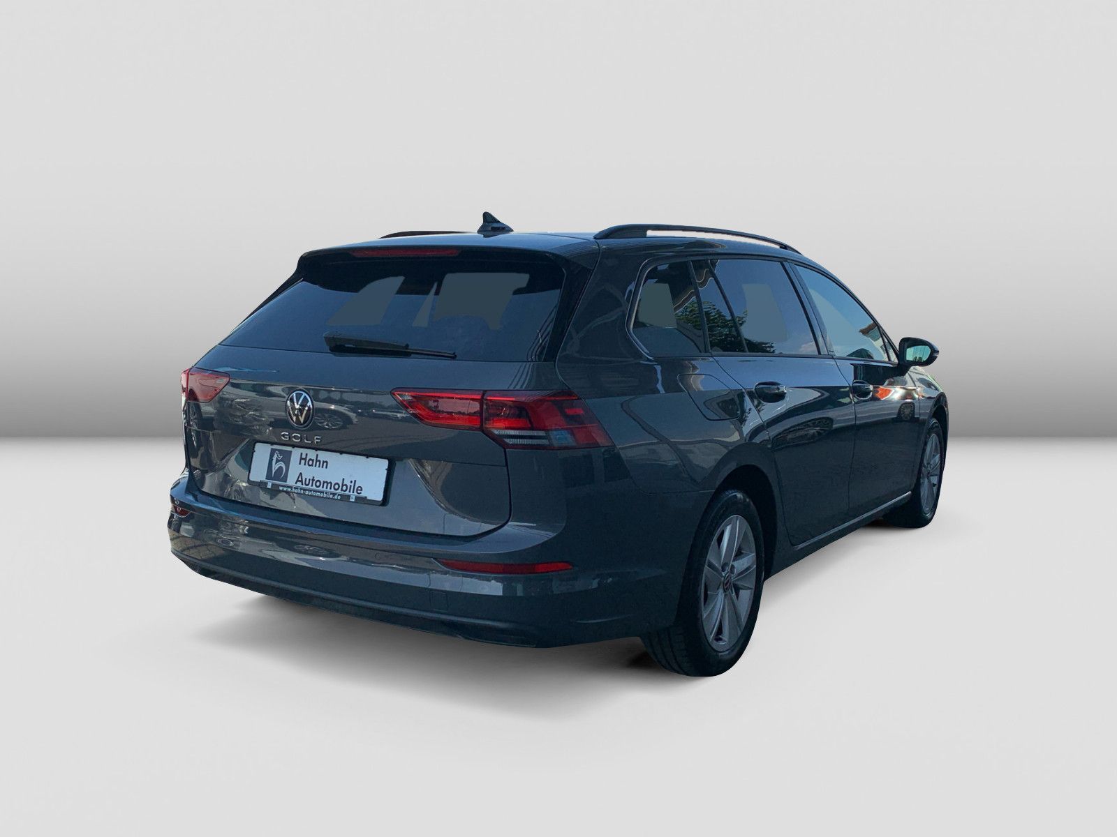Volkswagen Golf VIII Variant 2.0TDI DSG Life - Samsaru's Car Outlet