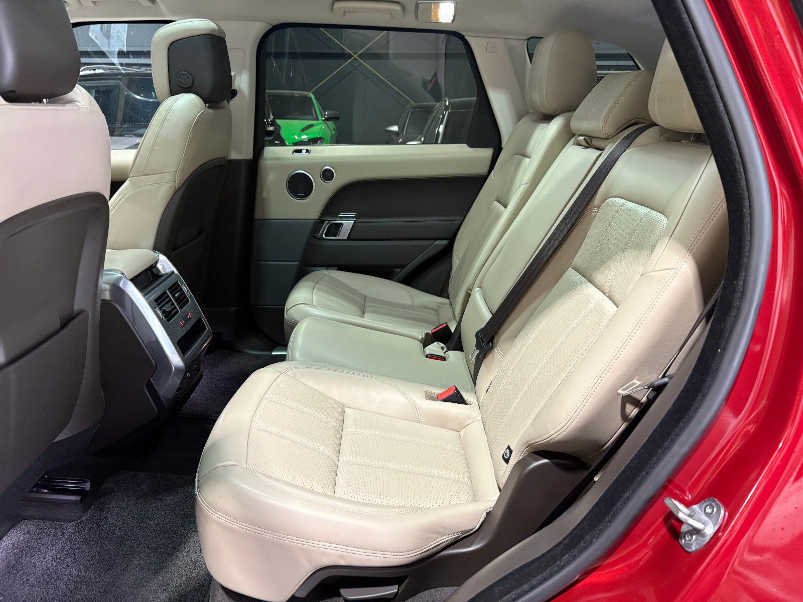 Range Rover Sport HSE Dynamic Hybrid - Samsaru's Car Outlet