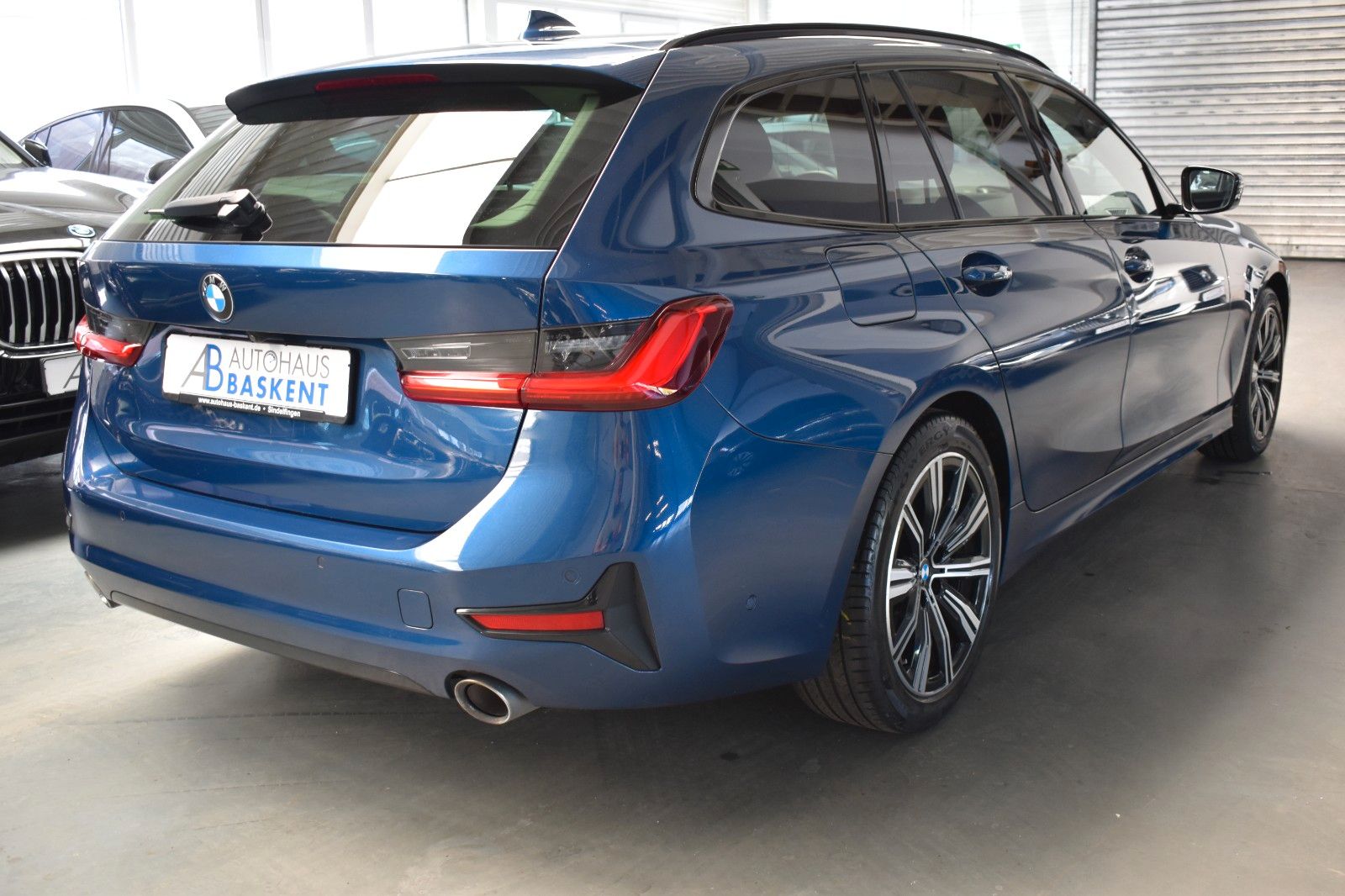 BMW 330 d Touring SPORT LINE - Samsaru's Car Outlet