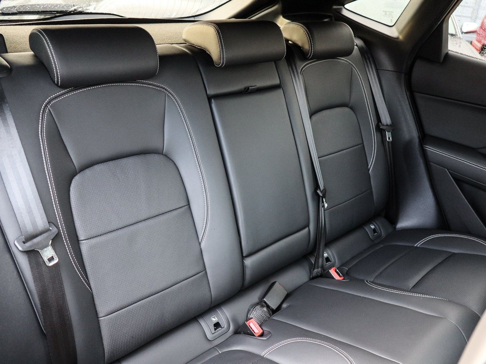 Jaguar E-PACE P250 R-Dynamic SE AWD Black Pack, 20" LM