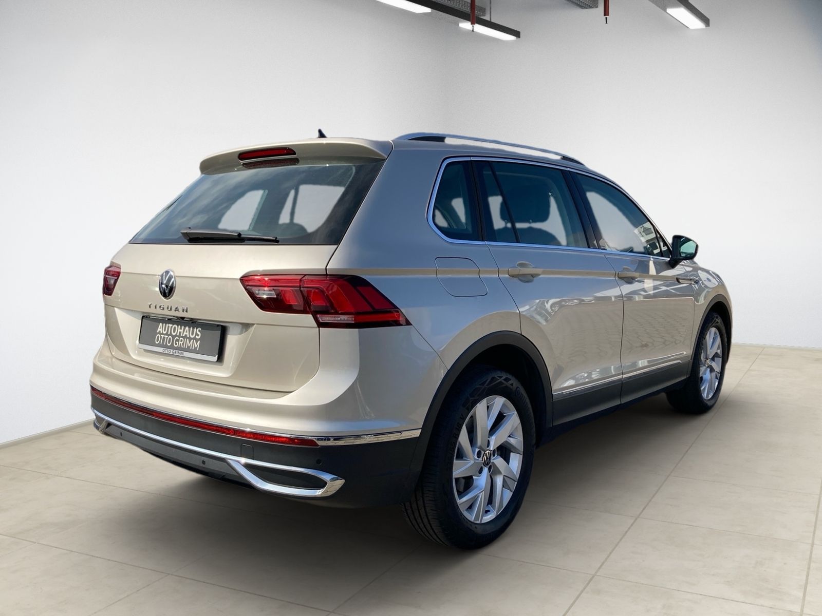 Volkswagen Tiguan 1.5 TSI Elegance - Samsaru's Car Outlet