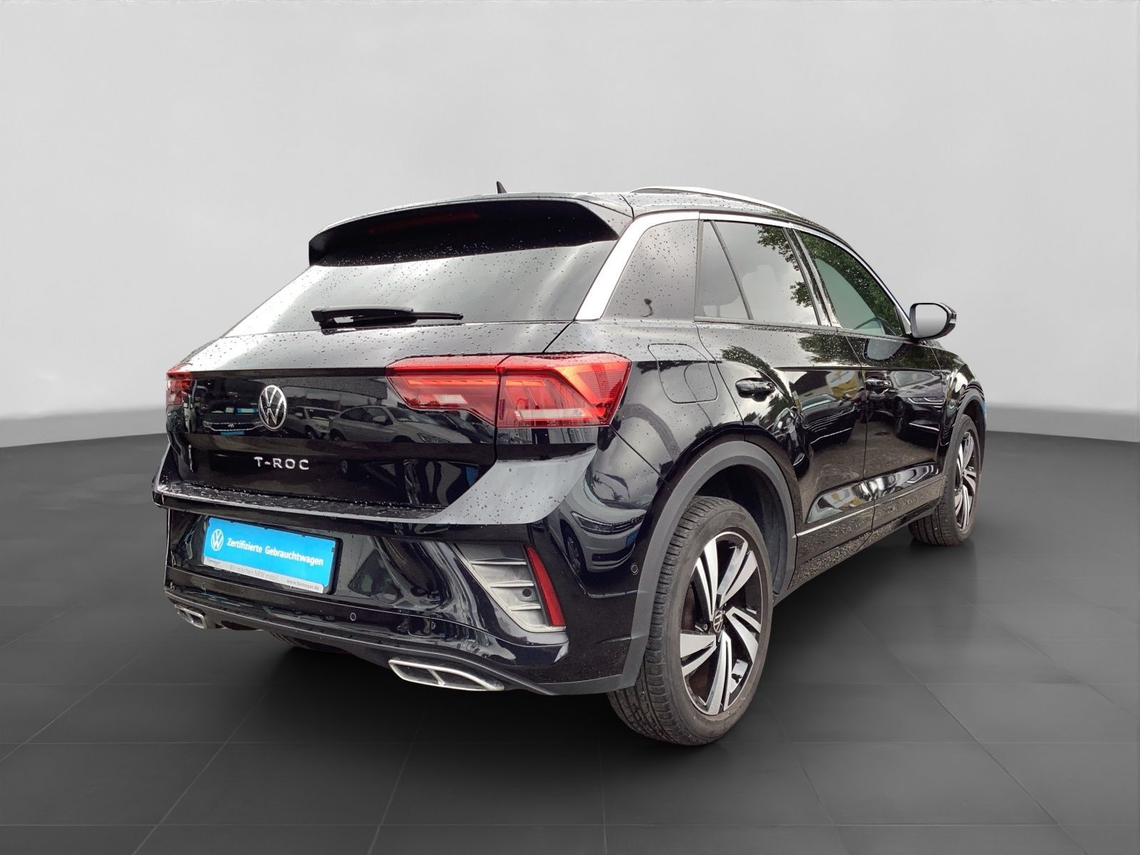 Volkswagen T-Roc 1.5 TSI DSG R-LINE - Samsaru's Car Outlet