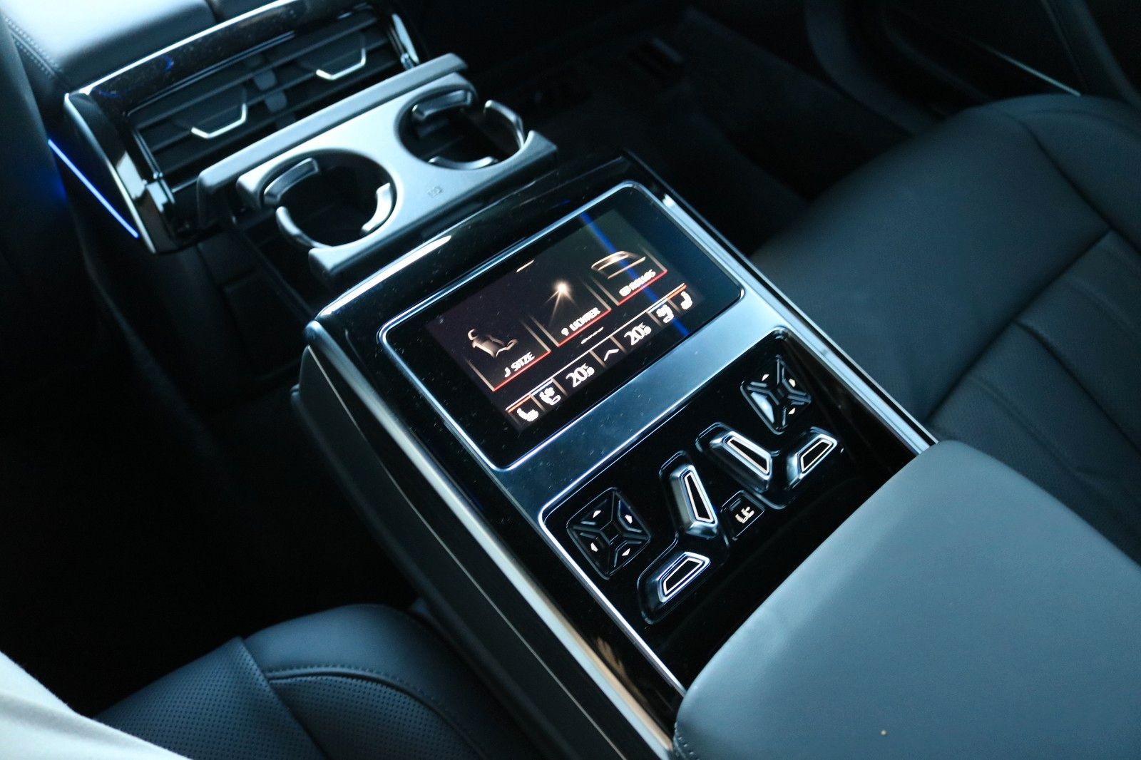 Audi A8 60 TFSI e quattro - Samsaru's Car Outlet