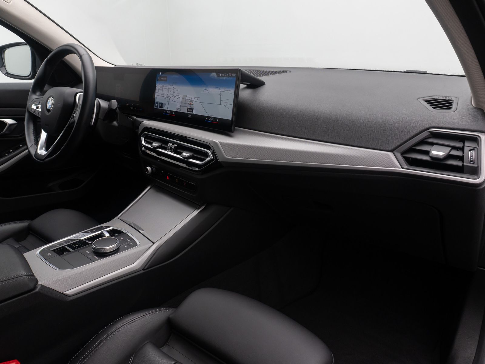 BMW 330i xD Komfort DAB HiFi Leder M Sport 19Zoll