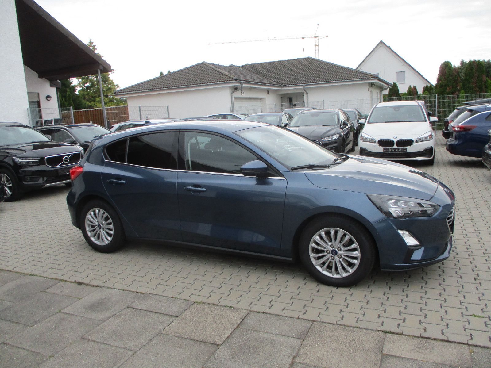 Ford Focus 2,0 - Samsaru's Car Outlet