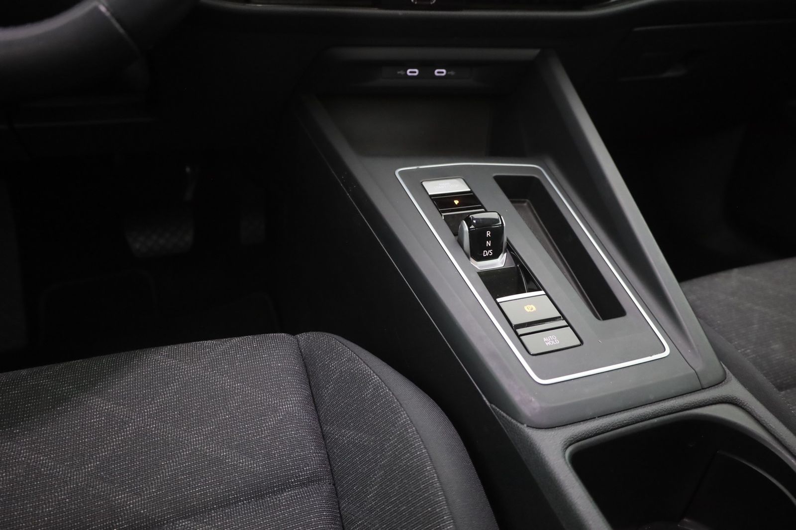 Volkswagen Golf VIII Variant 1.0 eTSI DSG - Samsaru's Car Outlet