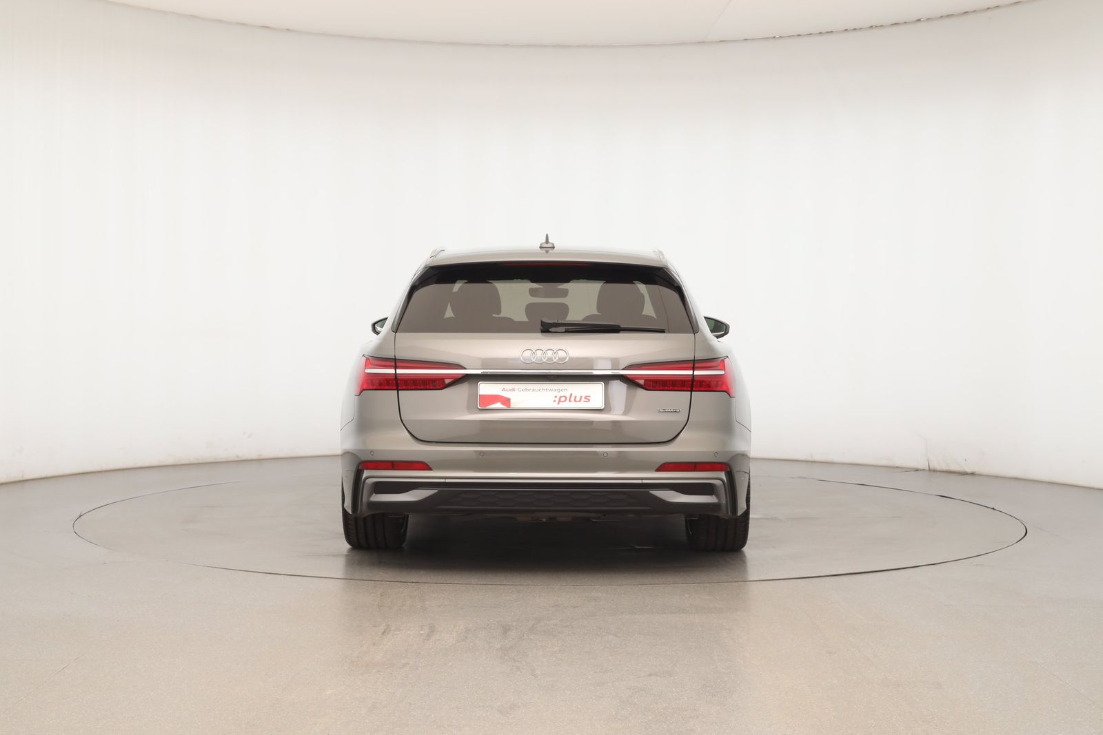 Audi A6 Avant 55 TFSI e quattro S line AHK